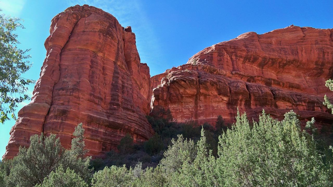 Red Rocks and green foliage